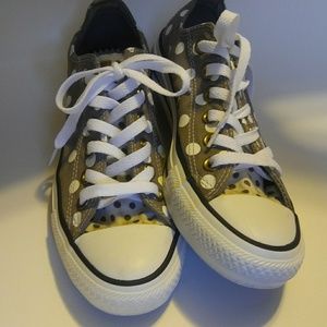 🎉🎉Price Drop🎉🎉Converse Grey With Polka Dots